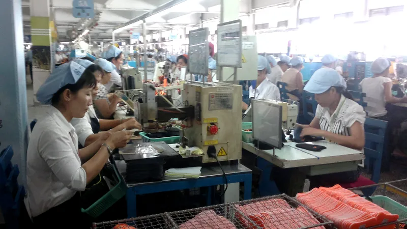 PouYuen cho 6.000 công nhân tạm ngưng việc vì thiếu đơn hàng