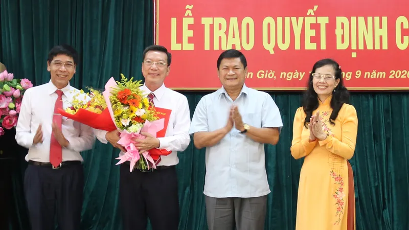 Đồng chí Nguyễn Văn Hồng làm Phó Bí thư Huyện ủy Cần Giờ