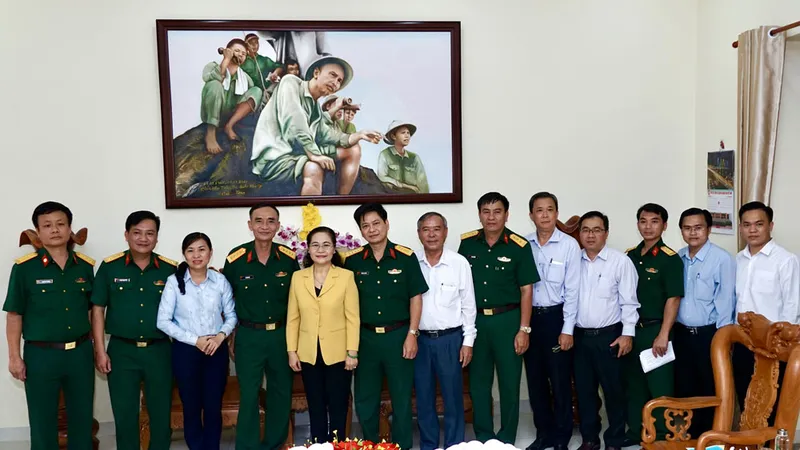Chủ tịch HĐND TPHCM Nguyễn Thị Lệ thăm, chúc tết các đơn vị, cá nhân