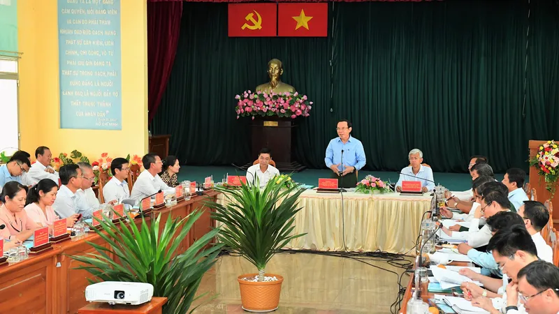 Bí thư Thành ủy TPHCM Nguyễn Văn Nên phát biểu trong buổi làm việc với huyện Cần Giờ. Ảnh: VIỆT DŨNG