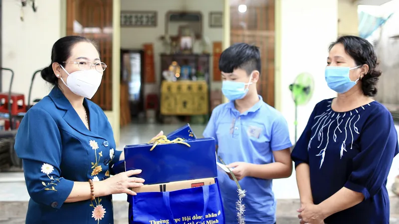 TPHCM đề nghị đỡ đầu trẻ em mồ côi và nuôi dưỡng người già neo đơn vì Covid-19