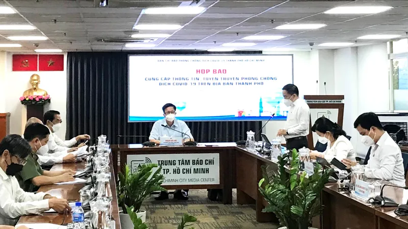 TPHCM: Học sinh thi học kỳ 1 trực tiếp, một bộ phận thi trực tuyến