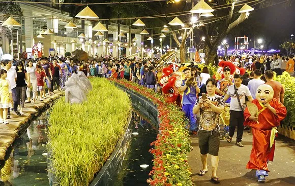 TPHCM không tổ chức các lễ, hội quá sớm trước Tết hoặc kéo dài sau Tết 