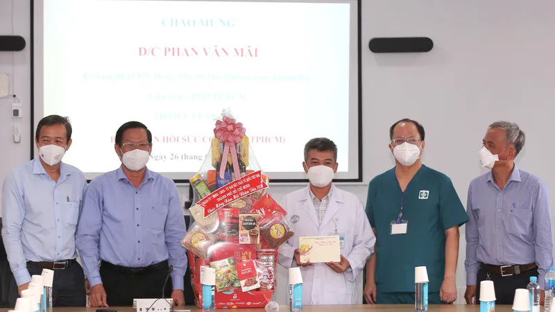 Chủ tịch UBND TPHCM Phan Văn Mãi: Thành phố tri ân sự đóng góp của y bác sĩ, tình nguyện viên