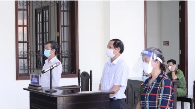 Nguyên 2 giám đốc và kế toán trưởng Trung tâm GDTX tỉnh Bình Phước lãnh án
