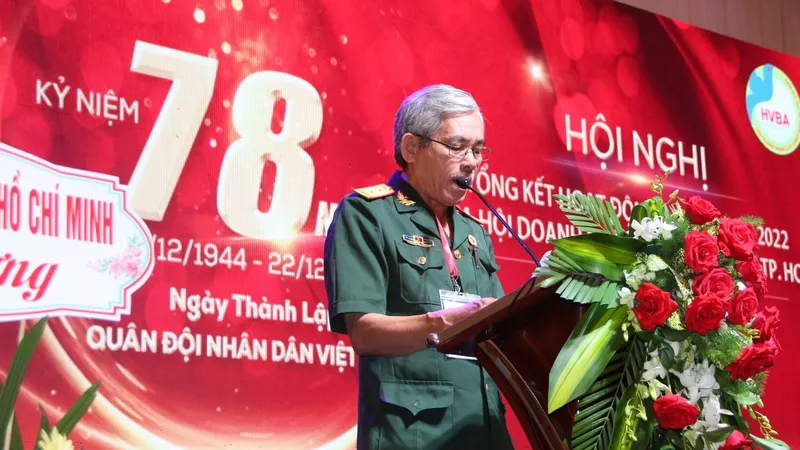 Ông Nguyễn Lương Quân, Phó Chủ tịch kiêm Tổng Thư ký Hội Doanh nhân Cựu chiến binh TPHCM phát biểu báo cáo tại hội nghị.