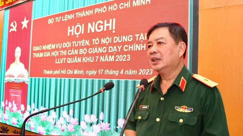 Thiếu tướng Phan Văn Xựng phát biểu chỉ đạo hội nghị