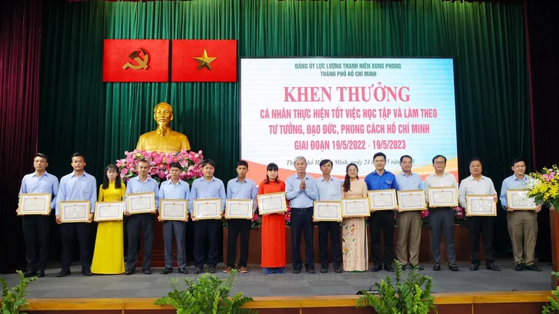 15 cá nhân tiêu biểu học tập và làm theo tư tưởng, đạo đức, phong cách Hồ Chí Minh