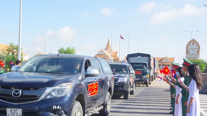 Ban chỉ đạo 515 tỉnh Long An đón Đội K73 về nước