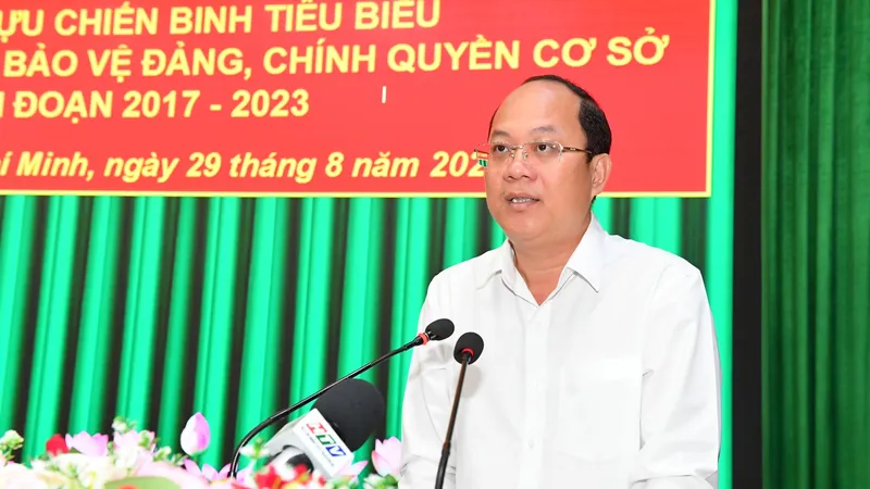 Đồng chí Nguyễn Hồ Hải phát biểu tại lễ tuyên dương. Ảnh: VIỆT DŨNG