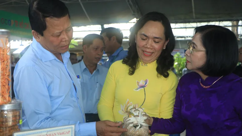 Hơn 100 gian hàng tham gia triển lãm sản phẩm OCOP