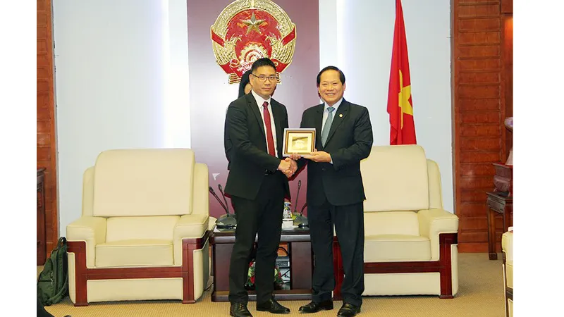 Bộ trưởng Trương Minh Tuấn và ông Damian Yeo