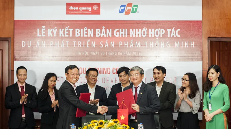FPT và Điện Quang bắt tay phát triển thiết bị chiếu sáng thông minh