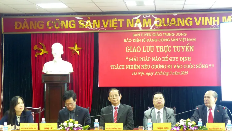 Cán bộ, đảng viên nếu thấy không xứng đáng thì nên từ chức