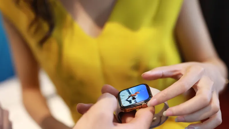 Viettel chính thức cung cấp eSim trên Apple Watch