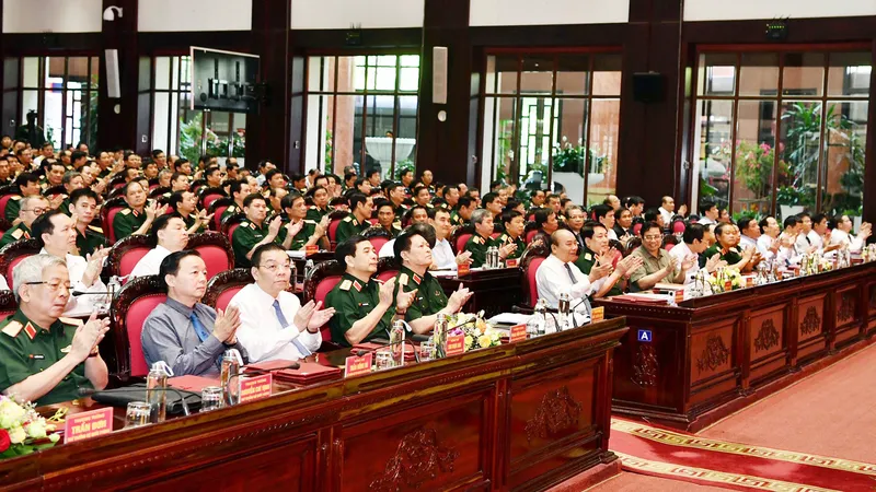 Xây dựng quân đội tinh, gọn, mạnh, cơ động, đáp ứng yêu cầu chiến tranh hiện đại
