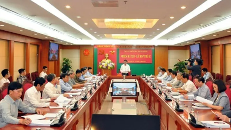 Đề nghị Ban Bí thư khai trừ đồng chí Tất Thành Cang ra khỏi Đảng ​