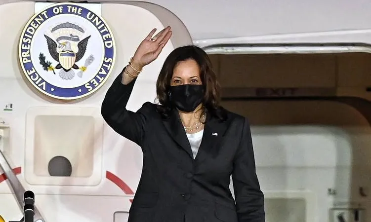Phó Tổng thống Hoa Kỳ Kamala Harris đến Hà Nội, bắt đầu chuyến thăm Việt Nam
