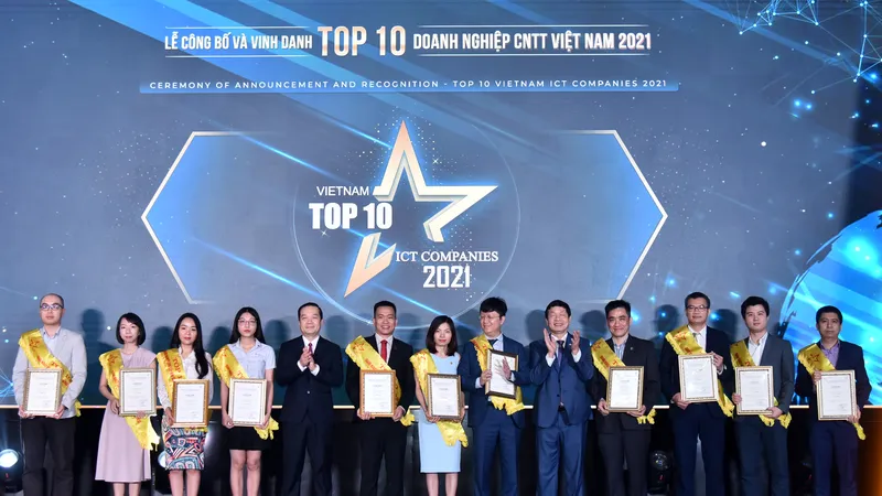 Công bố và vinh danh TOP 10 doanh nghiệp CNTT Việt Nam 2021