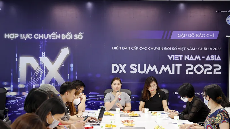 Chuyển đổi số không phải ứng dụng giải pháp công nghệ, mà là thay đổi toàn diện mô hình hoạt động