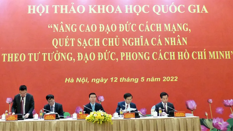 Nâng cao đạo đức cách mạng, quét sạch chủ nghĩa cá nhân theo tư tưởng, đạo đức, phong cách Hồ Chí Minh