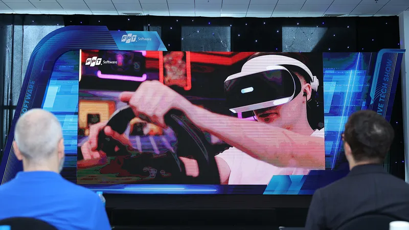 Hơn 2.000 người trải nghiệm Automotive Tech Show