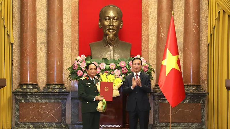 Chủ tịch nước trao quyết định thăng quân hàm Thượng tướng cho đồng chí Trịnh Văn Quyết