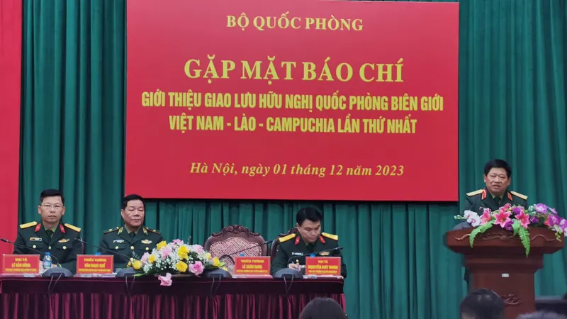 Lần đầu tiên tổ chức giao lưu quốc phòng biên giới Việt Nam - Lào - Campuchia