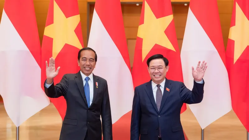 Chủ tịch Quốc hội Vương Đình Huệ hội kiến Tổng thống Joko Widodo
