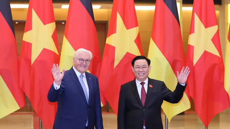 Chủ tịch Quốc hội Vương Đình Huệ hội kiến Tổng thống Đức Frank-Walter Steinmeier