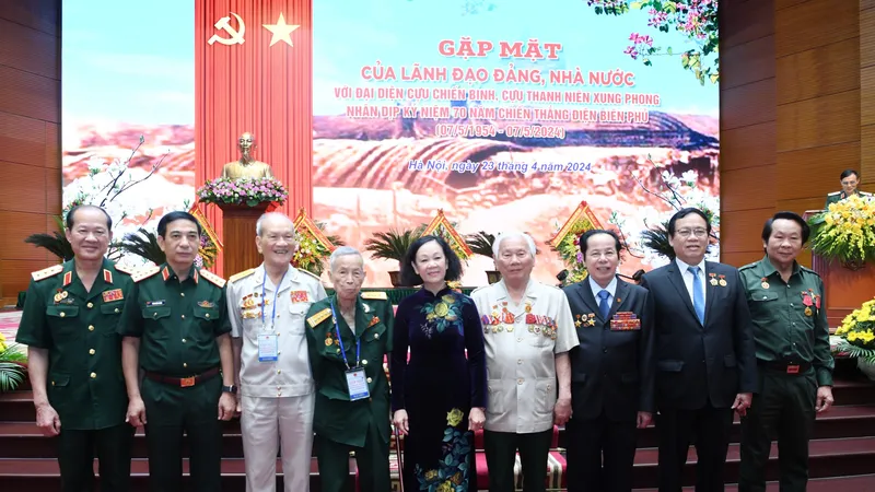 Lãnh đạo Đảng, Nhà nước gặp mặt cựu chiến binh, cựu thanh niên xung phong tham gia chiến dịch Điện Biên Phủ