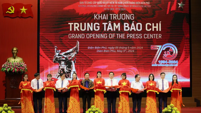 Khai trương trung tâm báo chí và phát hành đặc biệt bộ tem 70 năm Chiến thắng Điện Biên Phủ