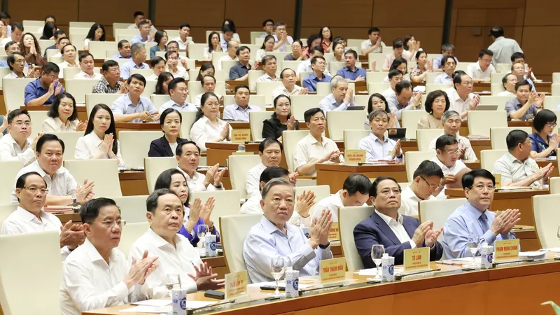 Các đại biểu dự hội nghị tại điểm cầu chính Hội trường Diên Hồng. Ảnh: QUANG PHÚC