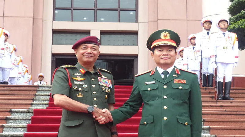 Việt Nam và Malaysia tăng cường hợp tác quốc phòng, nhất là về hải quân và không quân