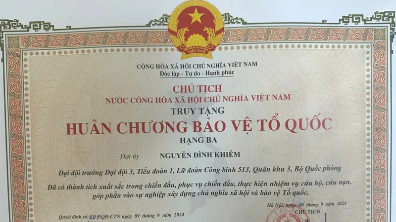 Chủ tịch nước truy tặng Huân chương Bảo vệ Tổ quốc hạng ba đối với Đại úy Nguyễn Đình Khiêm