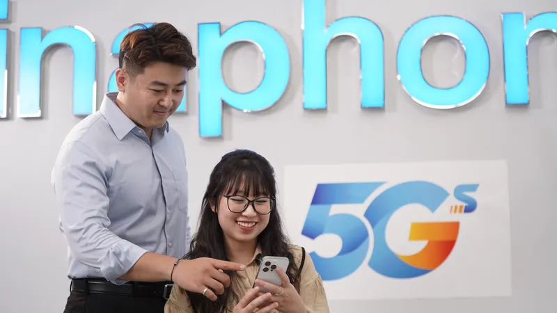 Khách hàng mạng VinaPhone được trải nghiệm 5G miễn phí