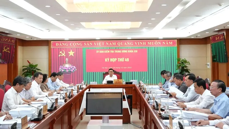 Kỷ luật và đề nghị kỷ luật nhiều tập thể, cá nhân lãnh đạo, nguyên lãnh đạo tỉnh Quảng Ninh và Đắk Lắk