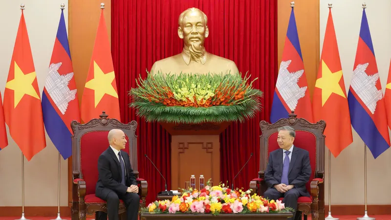 Tổng Bí thư Tô Lâm hội kiến Quốc vương Campuchia Norodom Sihamoni