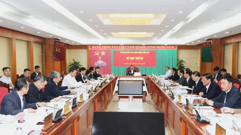 Kỷ luật nguyên Bí thư Đảng ủy, Tổng cục trưởng Tổng cục Đường bộ Việt Nam
