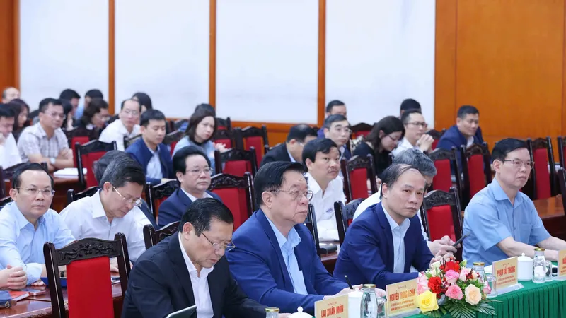 Ứng dụng chuyển đổi số và trí tuệ nhân tạo vào công tác tuyên giáo và dân vận
