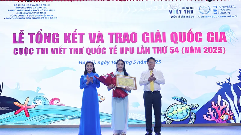 Nữ sinh Đà Nẵng giành giải Nhất cuộc thi viết thư quốc tế UPU 2025