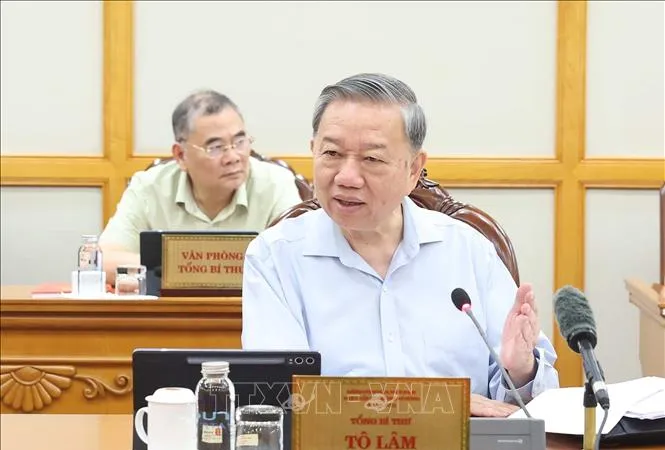 Bố trí, sắp xếp cán bộ đúng nguyên tắc, khuyến khích cán bộ còn tuổi làm việc