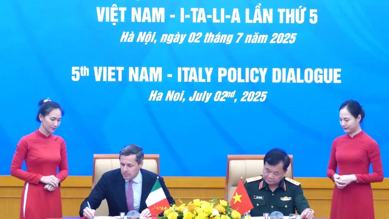 Thúc đẩy hợp tác quốc phòng Việt Nam - Italy