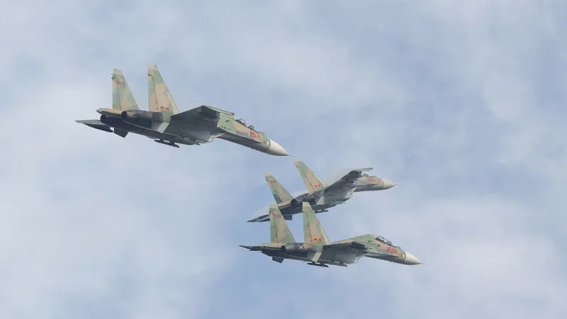“Hổ mang chúa” Su-30MK2 luyện tập cho nhiệm vụ A80