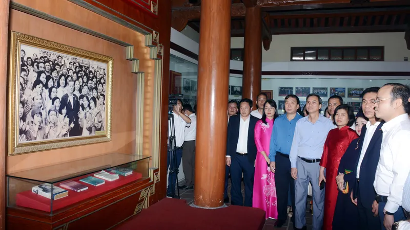 Giao lưu các điển hình tiêu biểu trong học tập và làm theo Bác Hồ