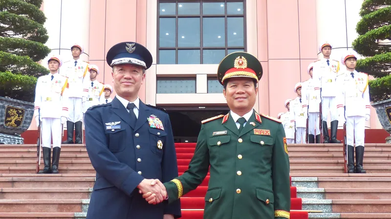 Hợp tác quốc phòng tiếp tục được tăng cường, là trụ cột trong quan hệ Việt Nam - Nhật Bản 