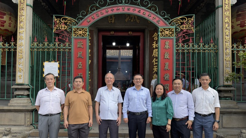 市民族与宗教厅领导团走访各华人会馆
