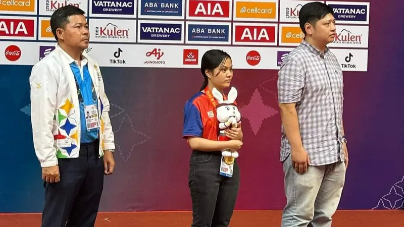 Nữ kỳ thủ vàng Para Games