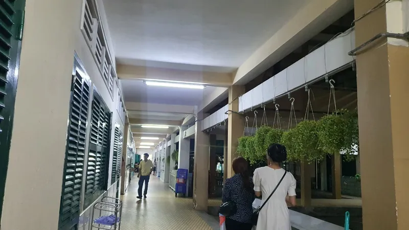Phê bình giáo viên chủ nhiệm và hiệu trưởng Trường Tiểu học Hồng Hà (quận Bình Thạnh) 