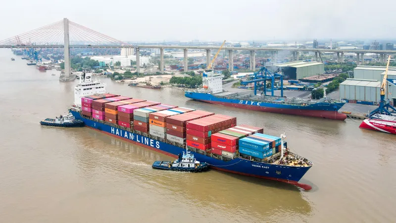 Hạ tầng giao thông chưa đồng bộ để phát triển logistics